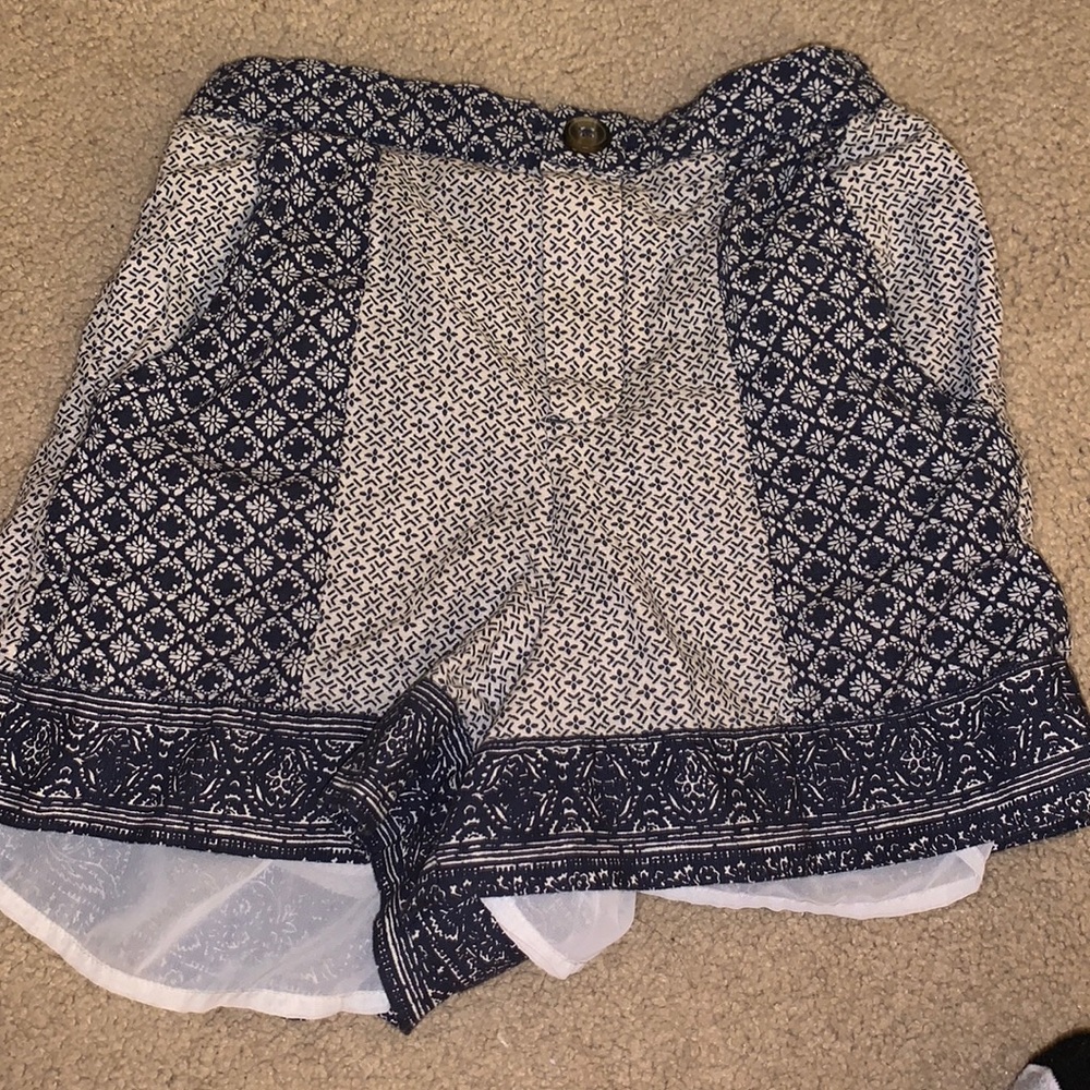 American Eagle flowy shorts